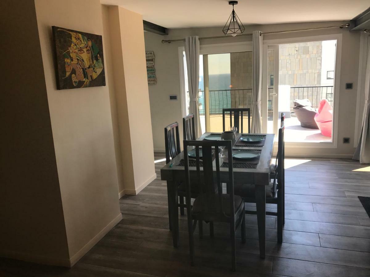 Atico Apartment Салоу Екстериор снимка