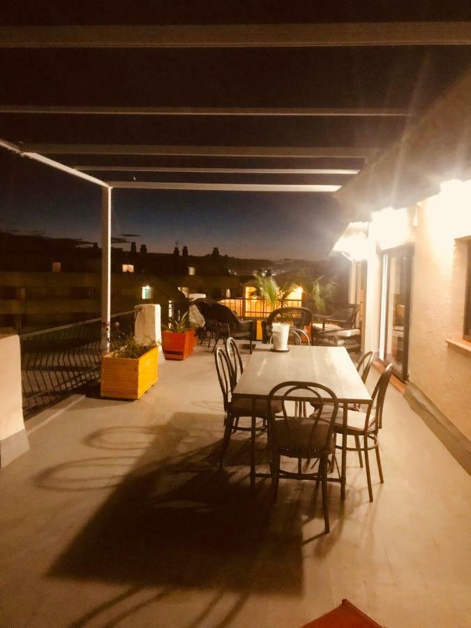 Atico Apartment Салоу Екстериор снимка