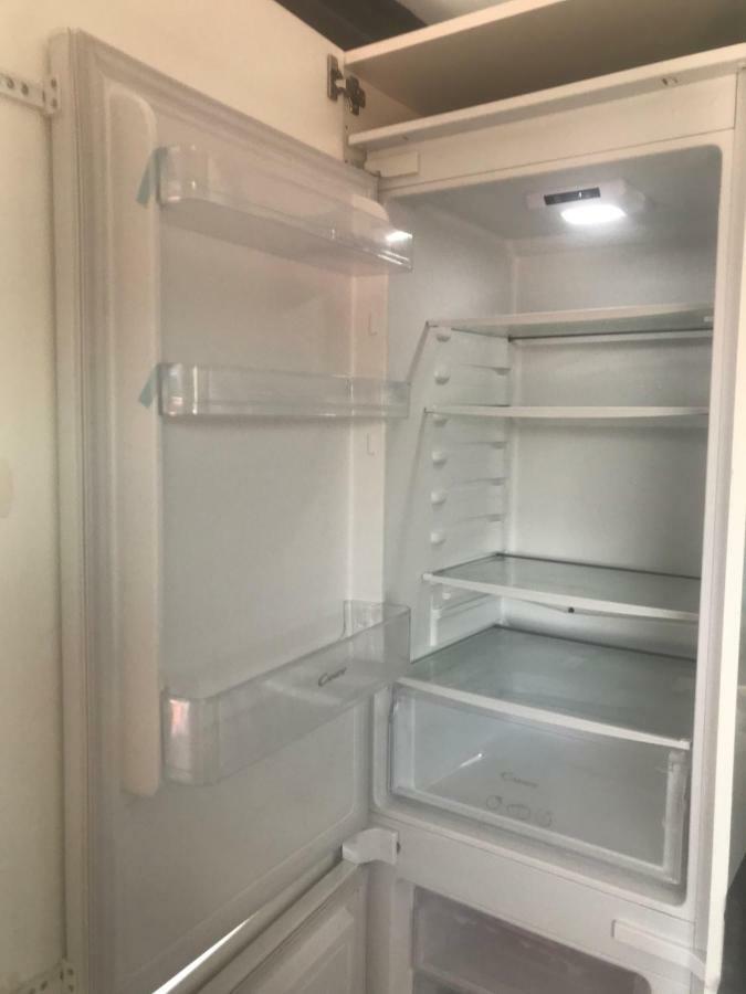 Atico Apartment Салоу Екстериор снимка