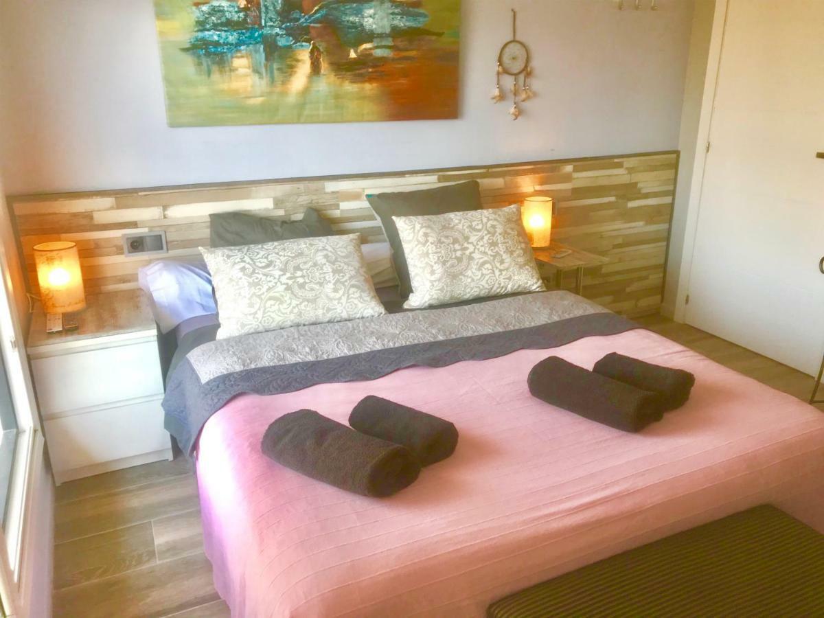 Atico Apartment Салоу Екстериор снимка