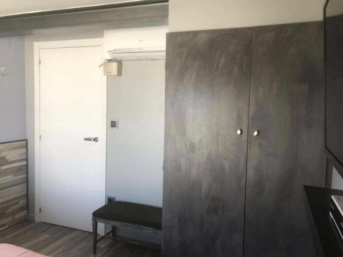 Atico Apartment Салоу Екстериор снимка