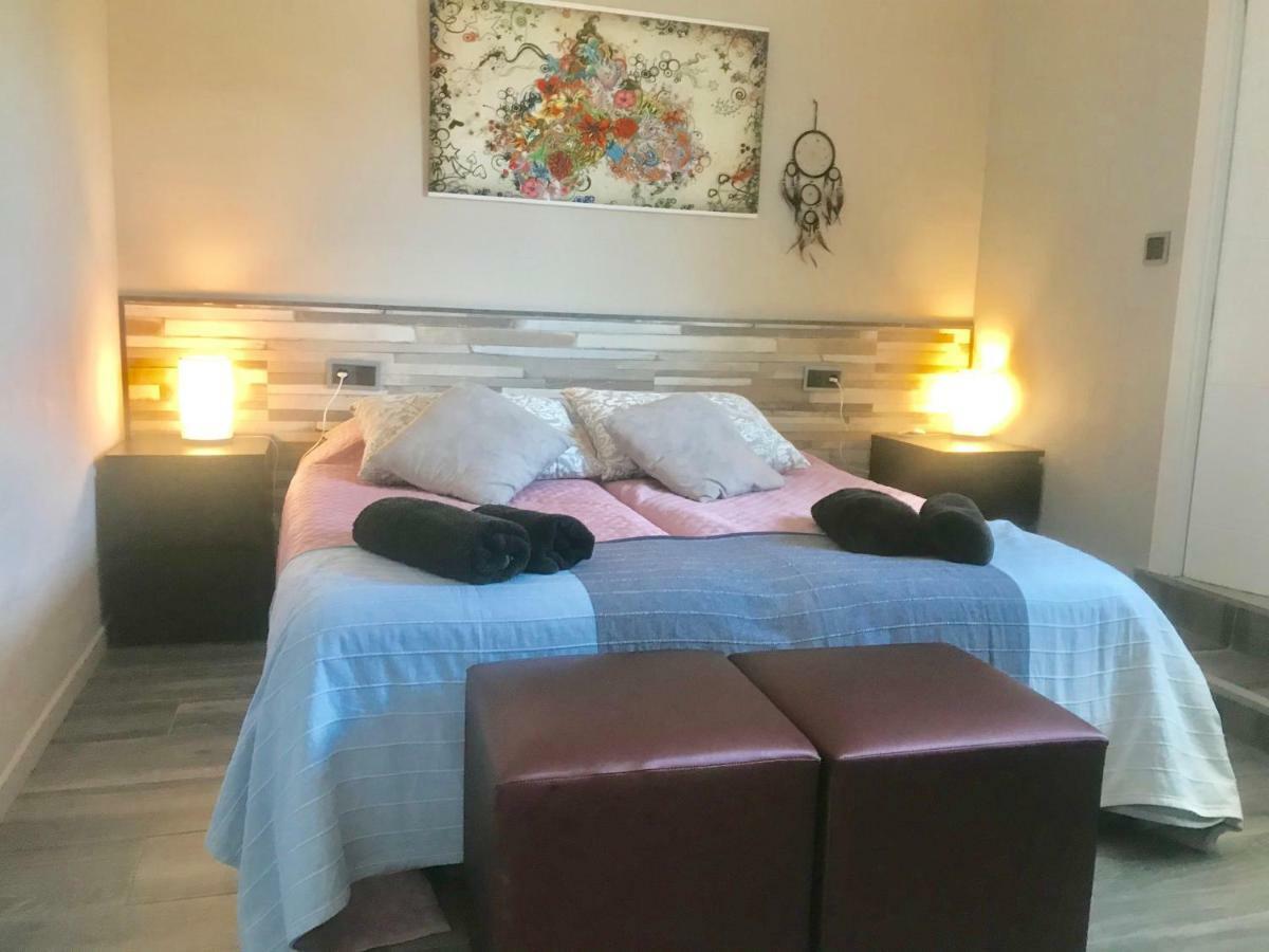 Atico Apartment Салоу Екстериор снимка